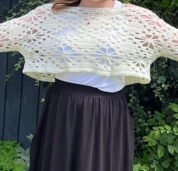 Crochet blossom sweater, cropped