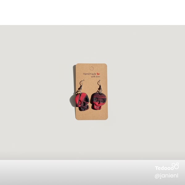 Skull earrings 