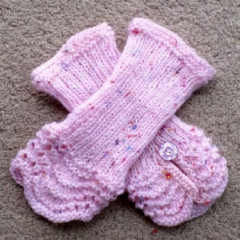 KNITTING PATTERN PDF Feather and Fan Wristers