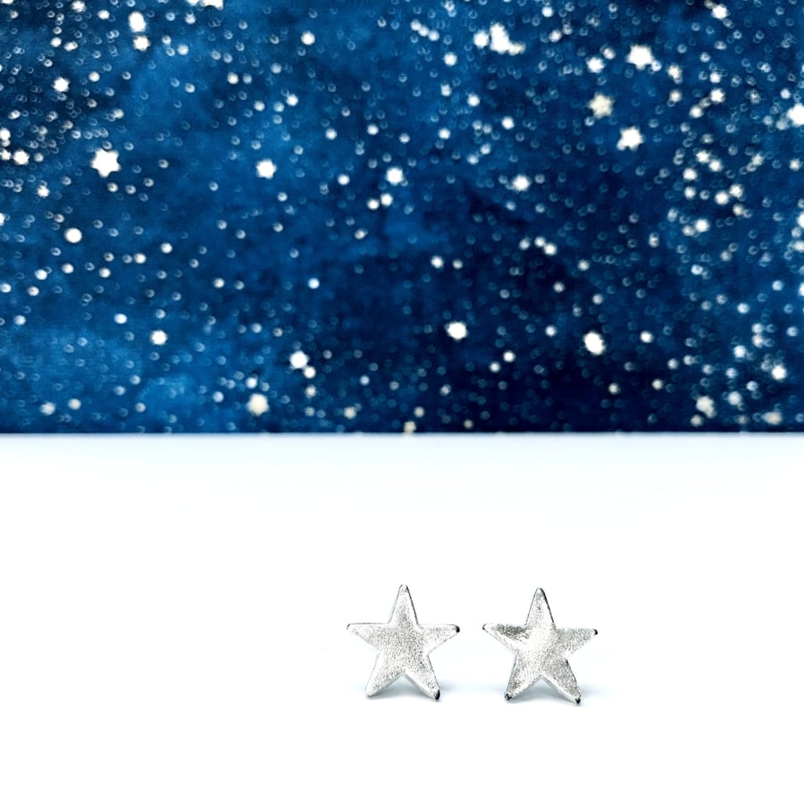 TWINKLE TWINKLE - ear studs - LARGE - Silver star studs - gifts for girls!