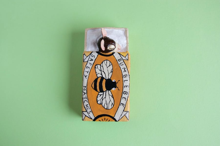 Sleepy Matchbox Mouse - Bumblebee design 