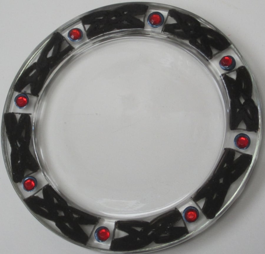 Glass Coaster with hand painted Celtic knot border in black and red beads
