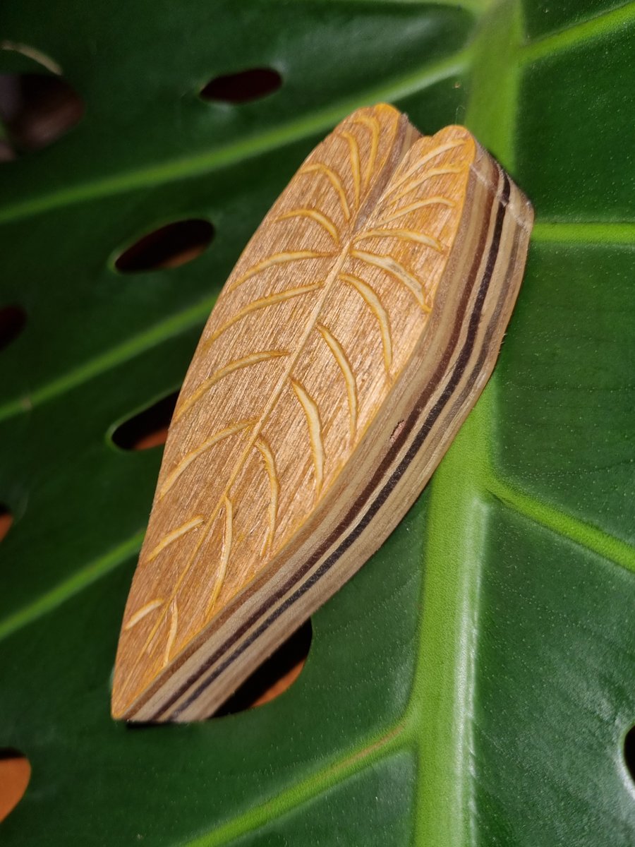 Handmade wooden Anthurium Tropical house plant leaf ornament keyring