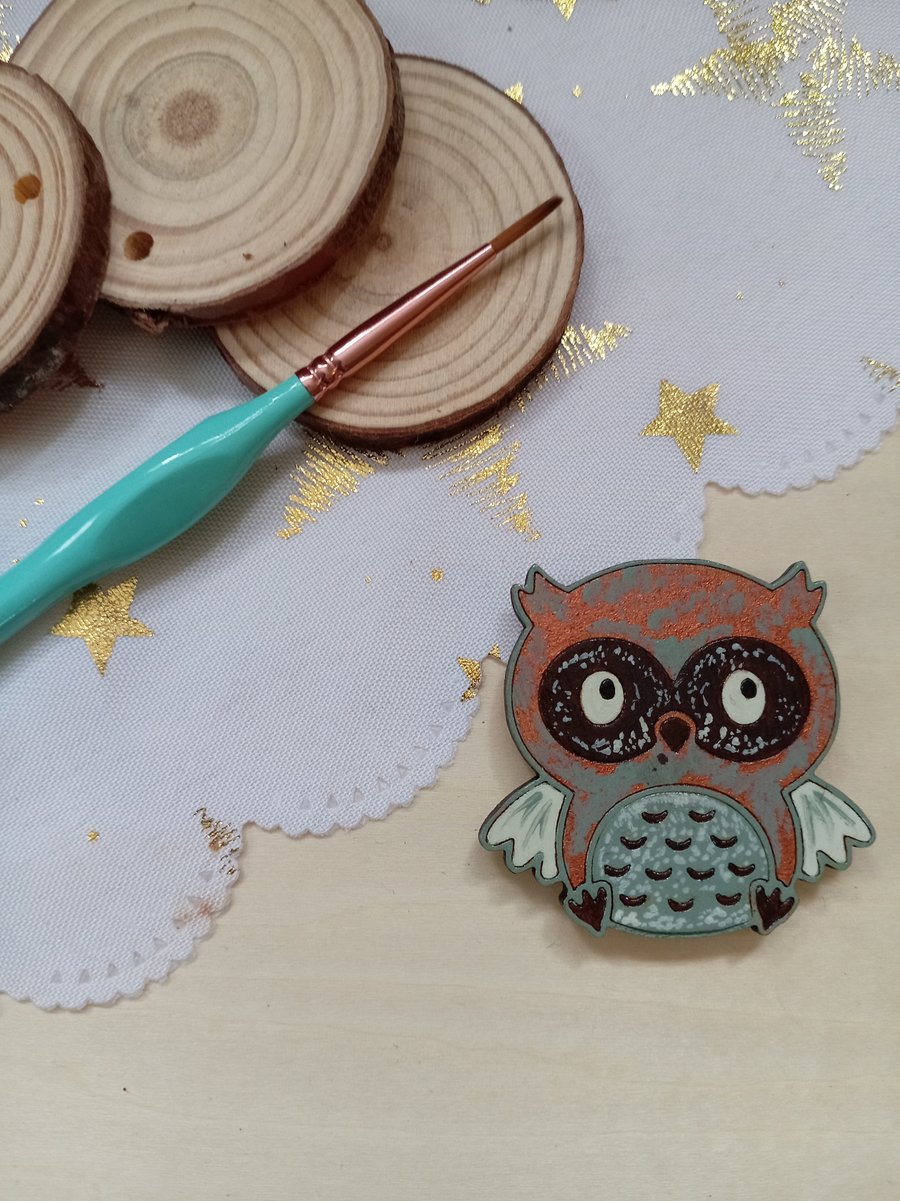 Wooden owl shaped fridge magnet 