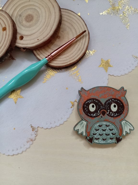 Wooden owl shaped fridge magnet 