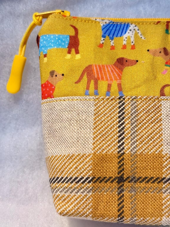 Dogs in jumpers - Small zipped pouch for make up, shaving kit, medication etc...