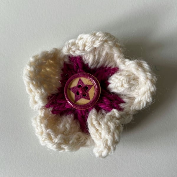 Hand knitted flower brooch pin - Pink and cream