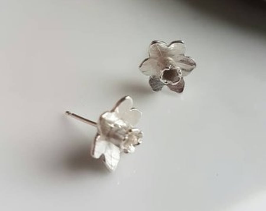 Sterling silver daffodil studs with sterling silver post and scrolls, hand made 