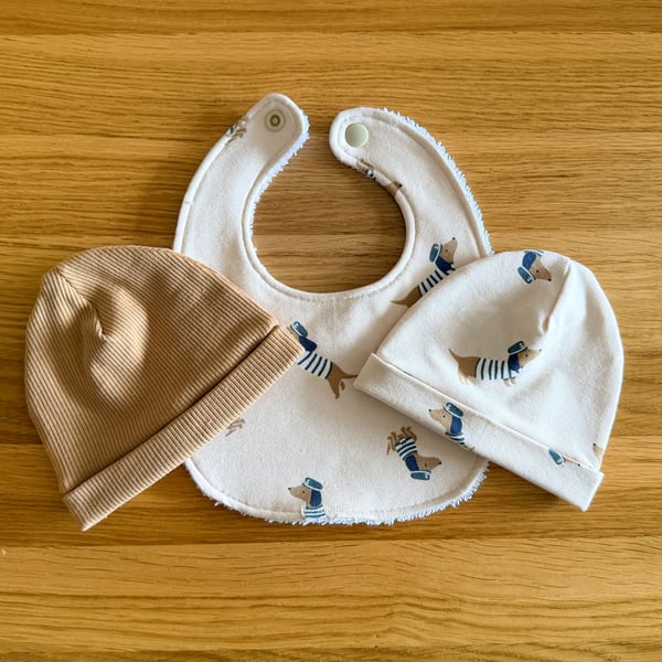 Newborn Baby Boxed Gift Set-Beanie Hats & Matching Bib-Sailor Dog Design-BGS08