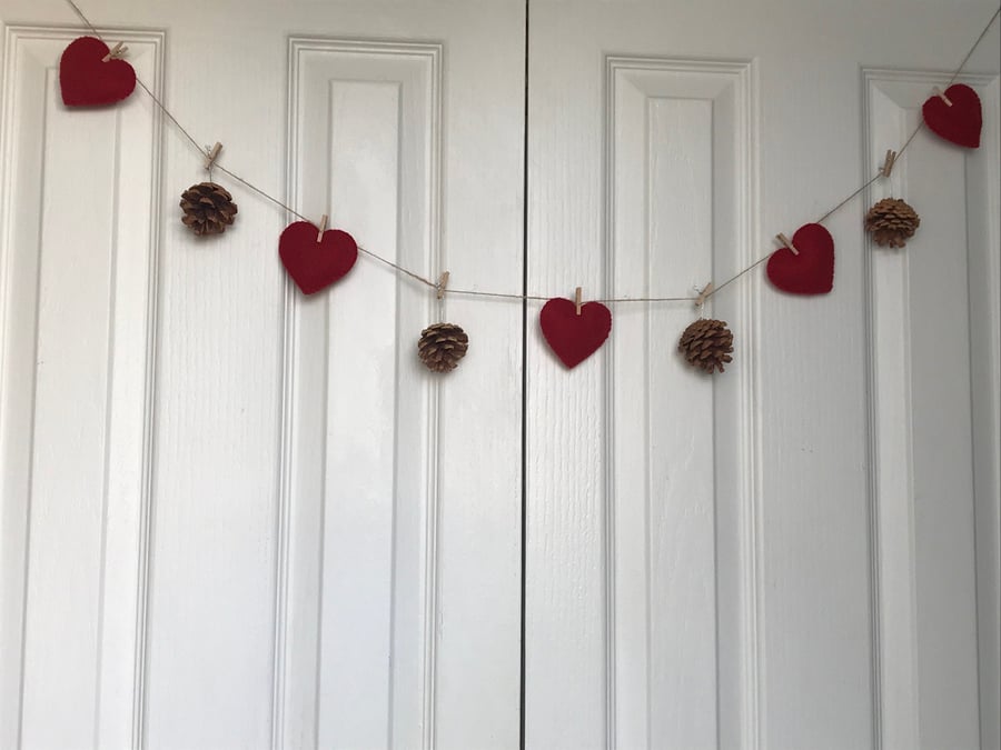 Hearts and Pines Christmas Garland, Christmas Wall Decorations, Xmas Decor, Felt