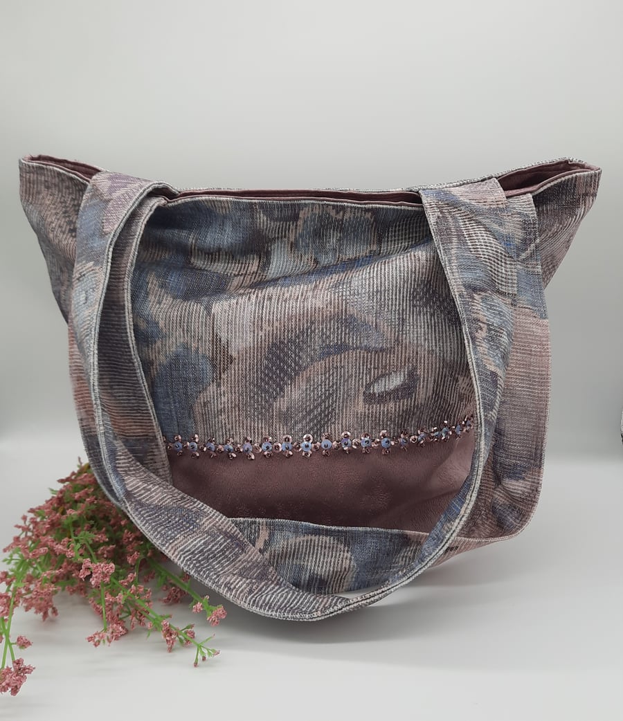 Tote bag with sequin detail in mauve 