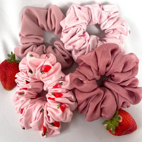 Strawberry scrunchie bundle 