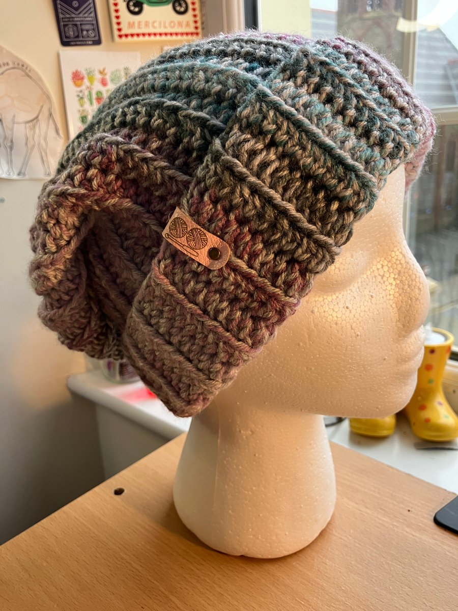 "Heather" crochet Schlump Beanie