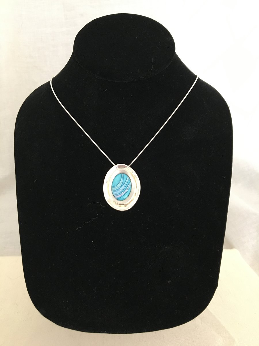 Pretty Oval Azure Pendant
