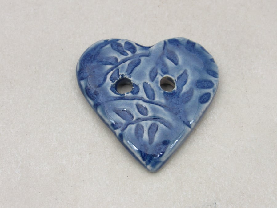 Medium Ice Blue Leaf Sprig Texture Heart Shaped Ceramic Button