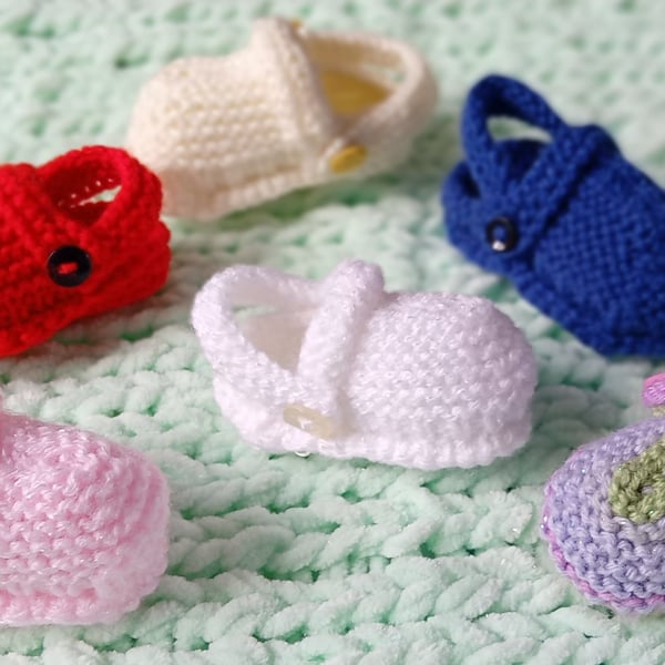 Soft and Cosy Cute Hand Knitted Baby Crocs 0-3 months