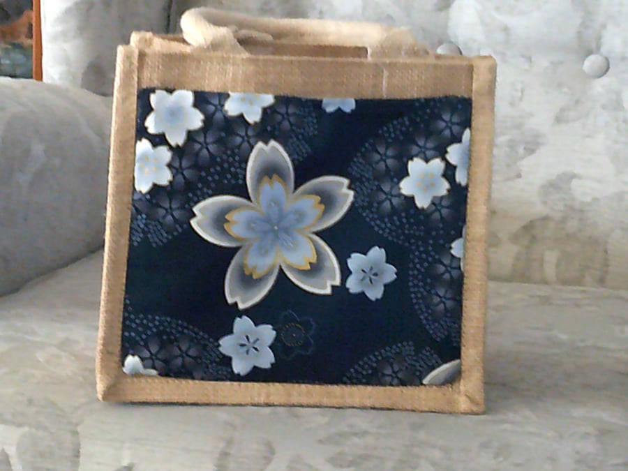 Small Jute Bag with Grey Flowers Pocket