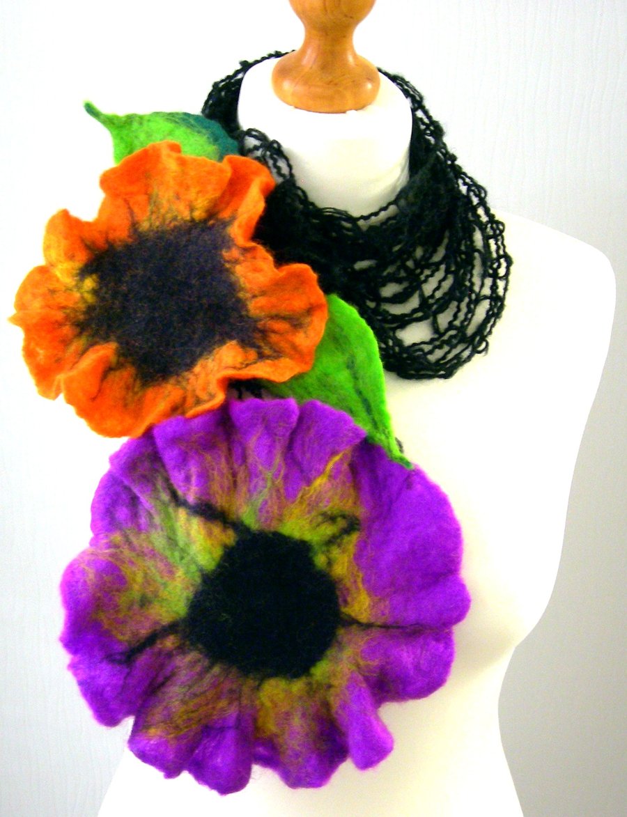    FELTED  NECKLACE or  scarf  or  belt -100% WOOL MERINO -- FLOWERS  BOMB--