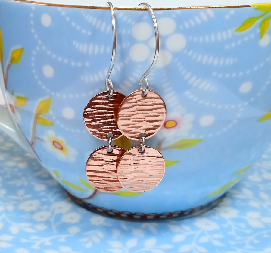 Hammered Copper Double Disc Earrings (ERCUDGDC3) - UK Free Post