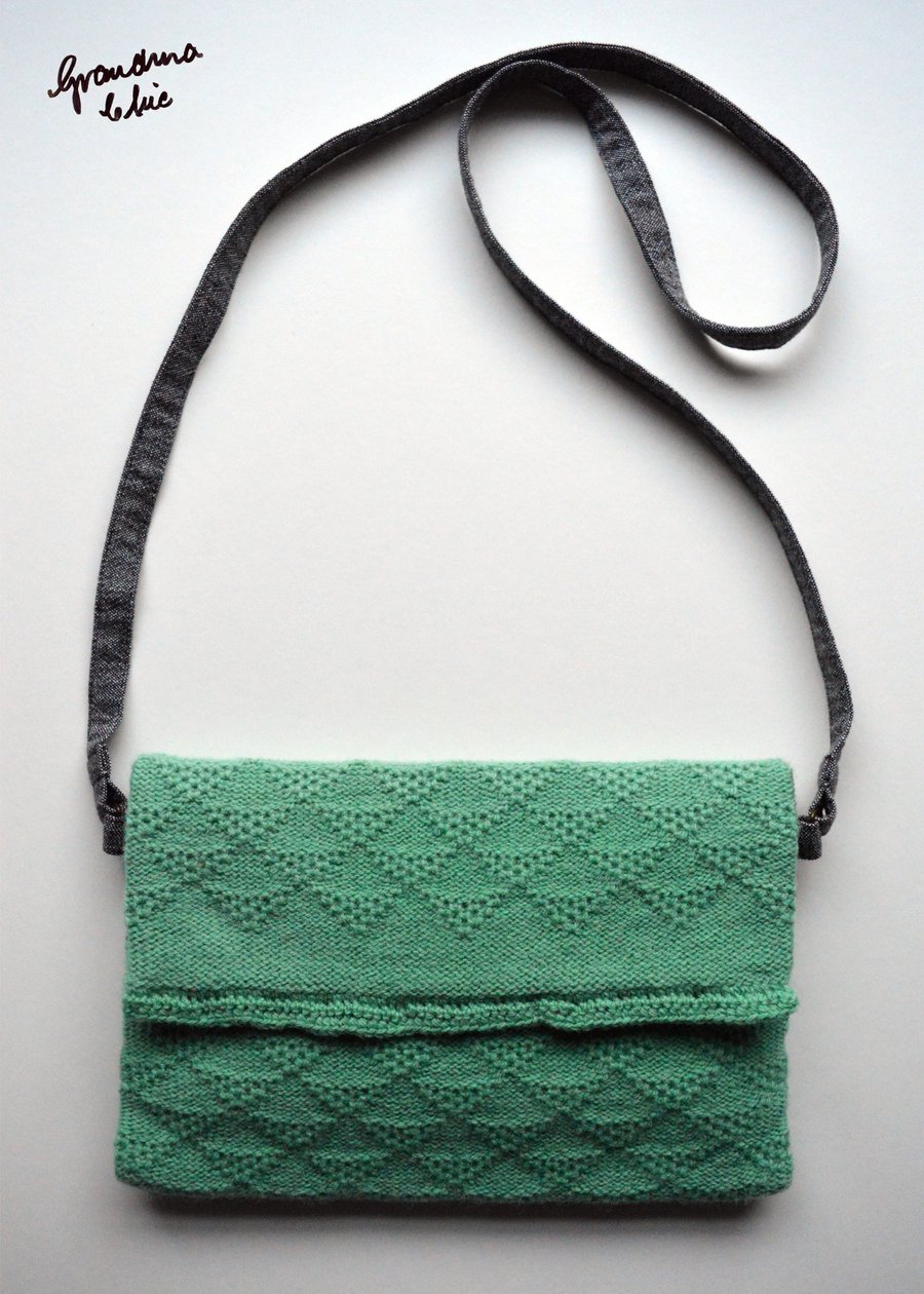 Knitted envelope bag