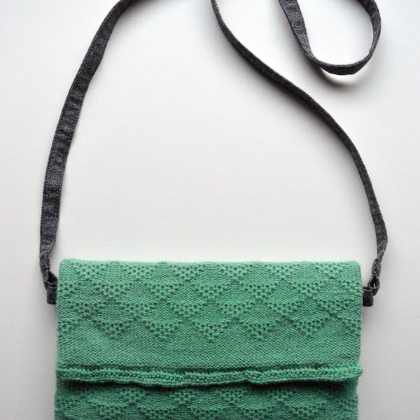 Knitted envelope bag