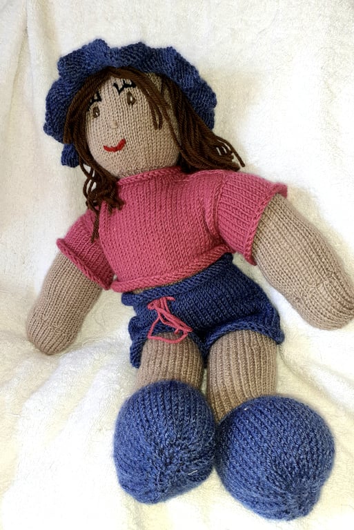 Daisy hand knitted doll