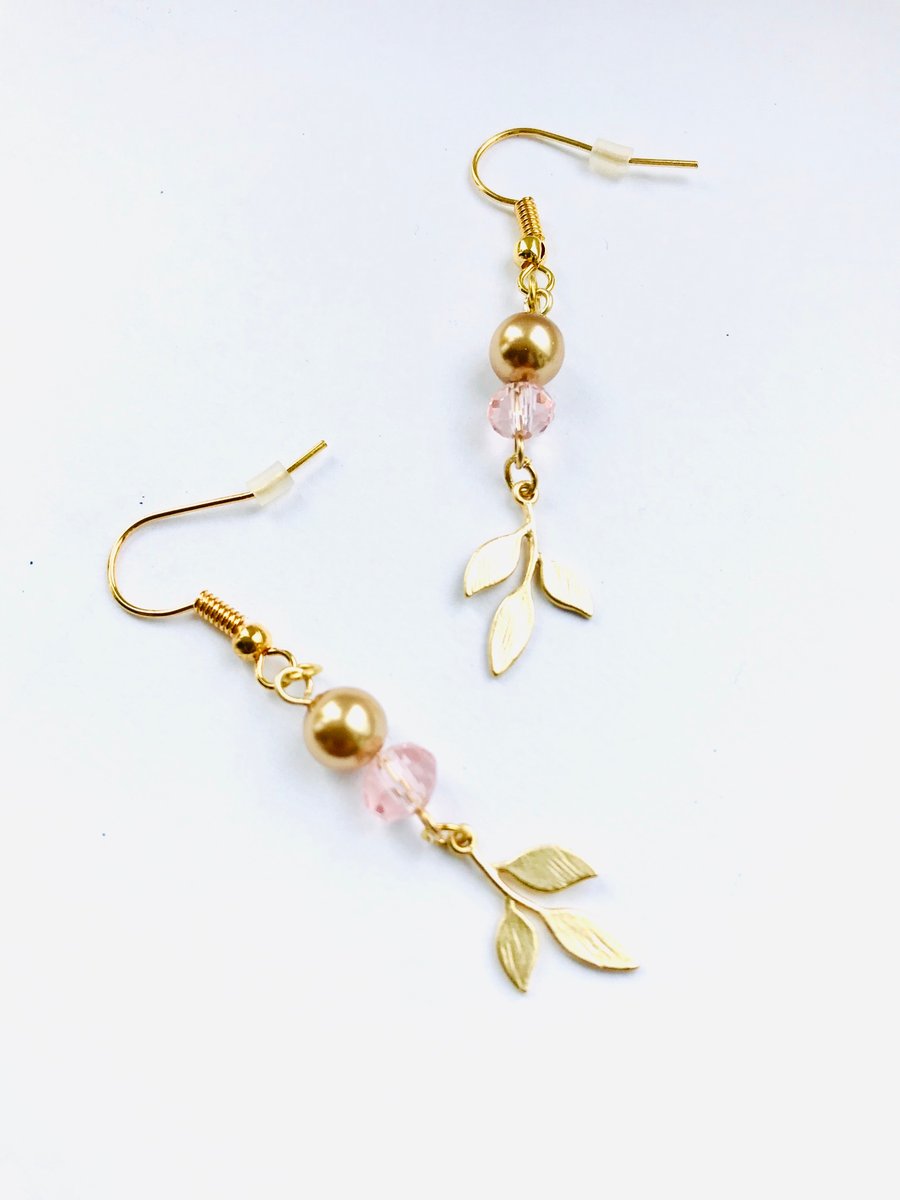  Gold leaf, glass bead and golden pearl dangly earrings 