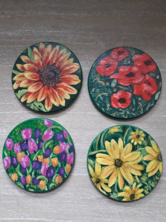 Flowers, Hand painted Wooden Coaster set of 4 and holder