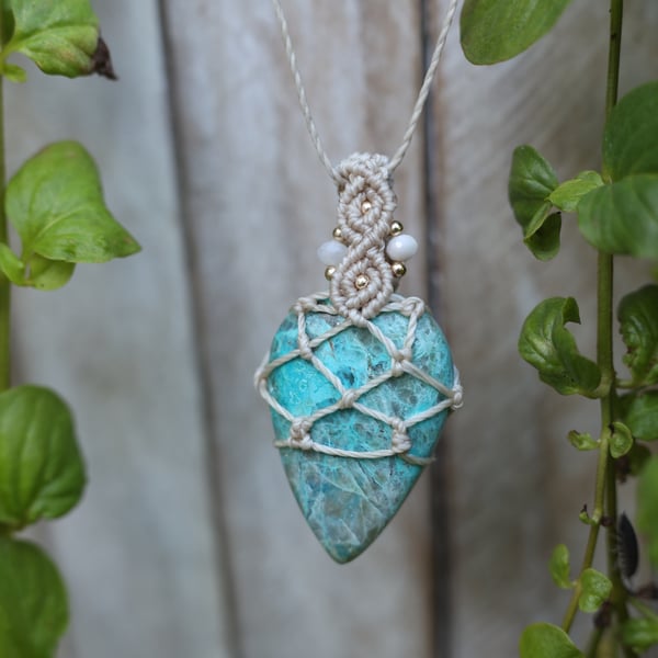 Chrysocolla and moonstone macrame necklace 