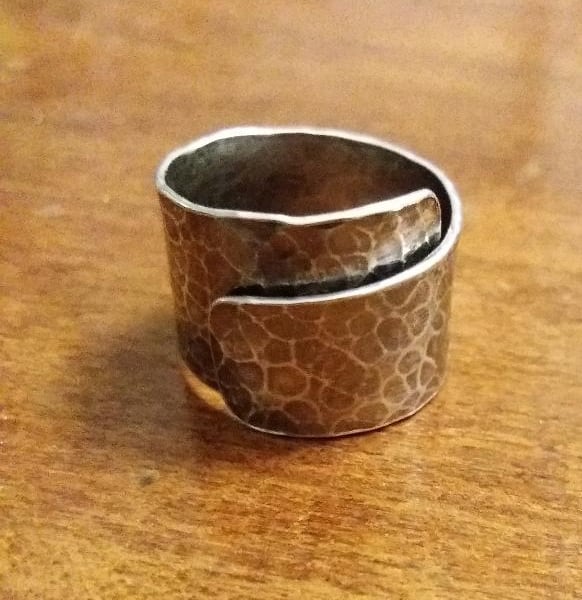 Silver foldover snakeskin ring