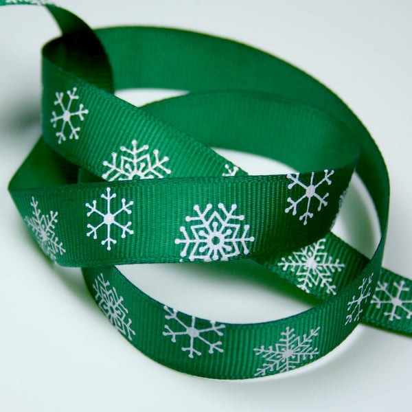 3 meters of 14 mm Grosgrain Green Ribbon with Snowflakes