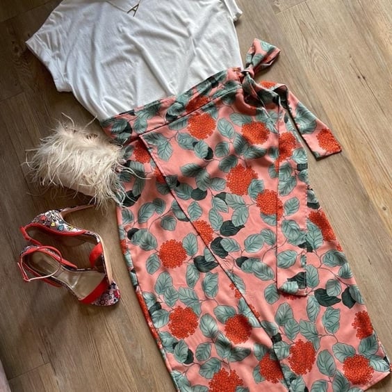 Floral Wrap Midi Skirt .  Wrap Skirt . Midi Skirt . Tie Skirt
