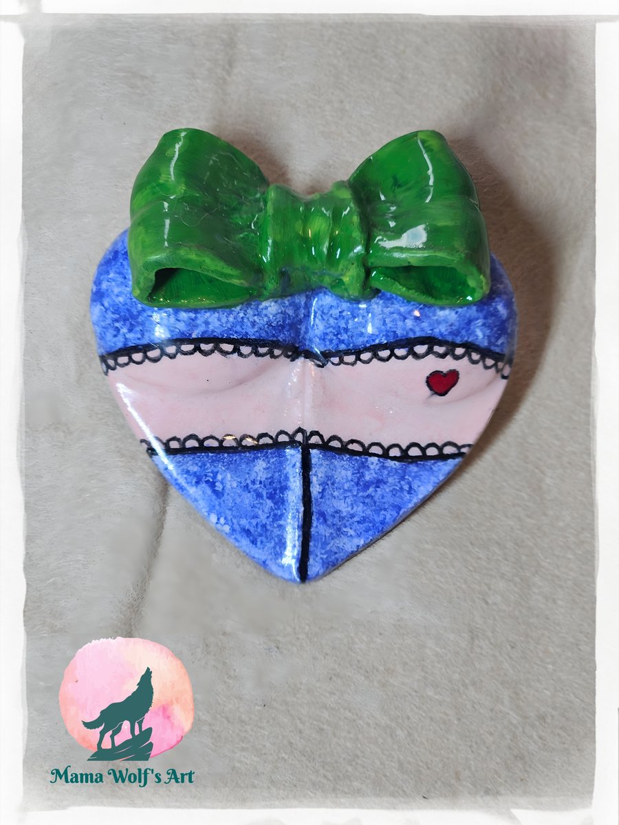 Heart Shaped Booty Brooch (GREEN & BLUE)