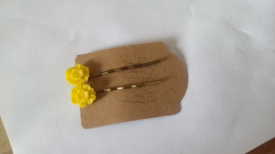 Yellow flower bobby pins hair clips