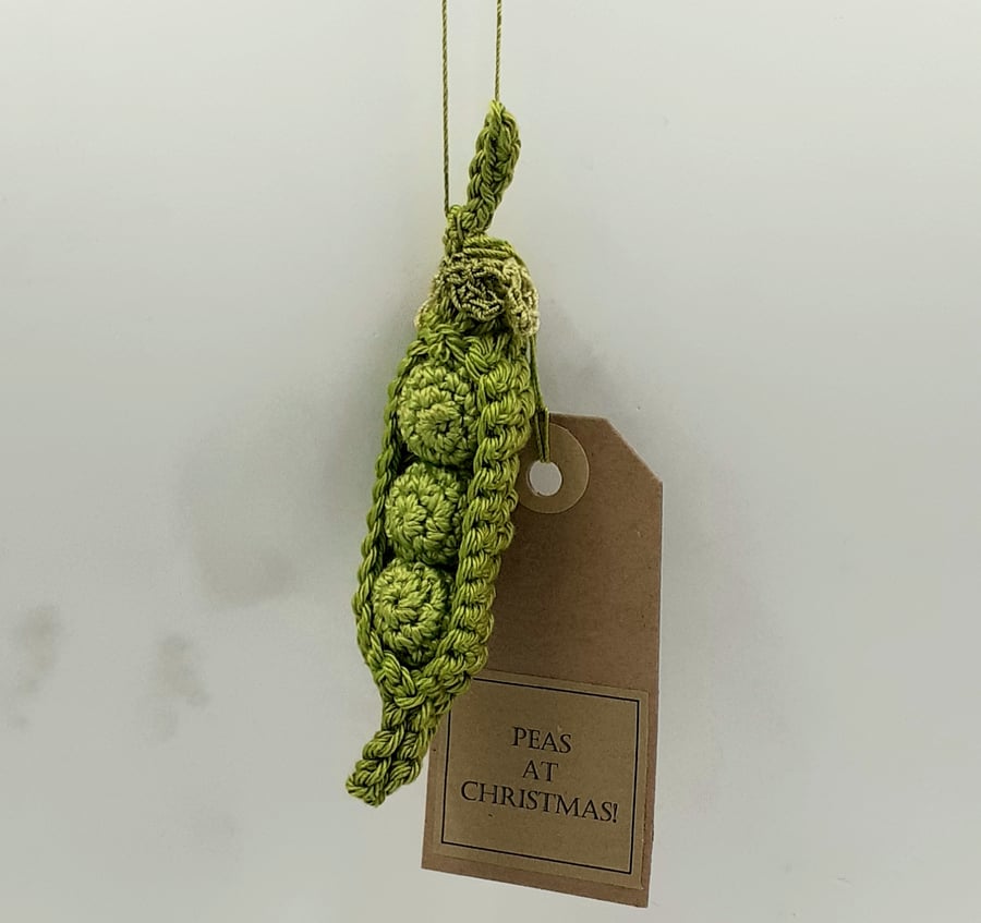 Crochet Peas in a Pod Decoration 