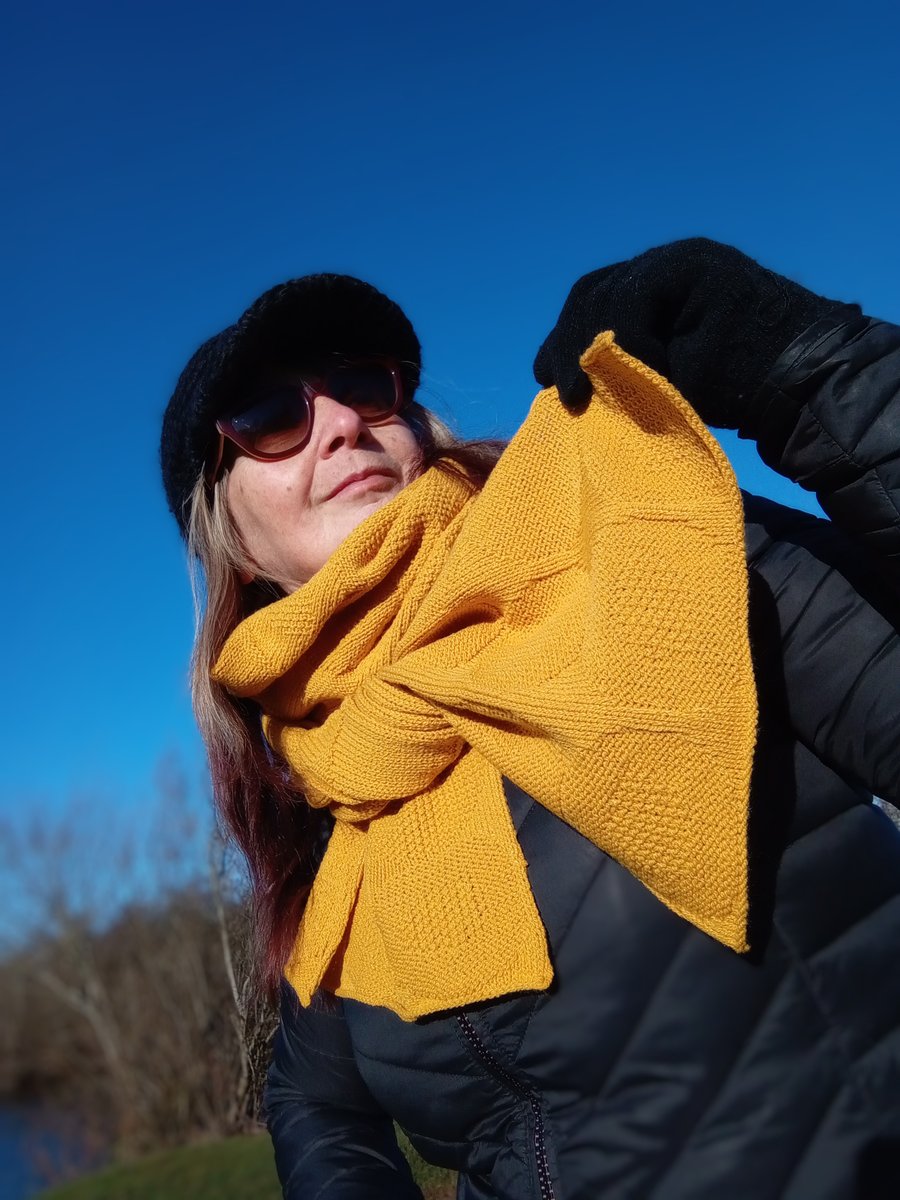 Spots & Dots scarf pattern