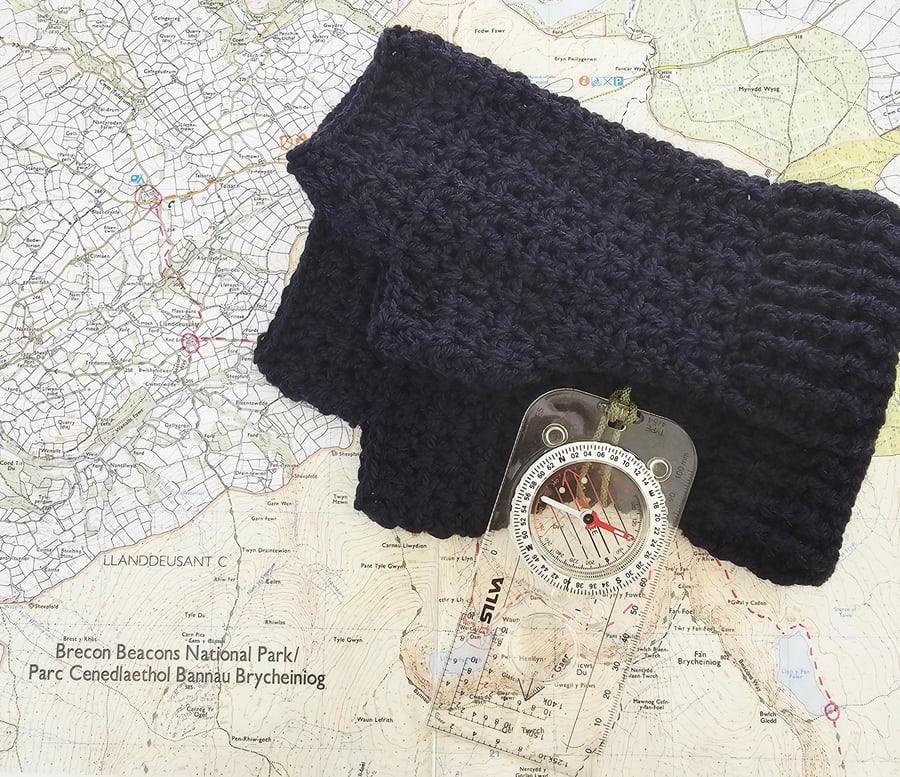 Navy Blue Fingerless Mitts, Crochet Wrist Warmers