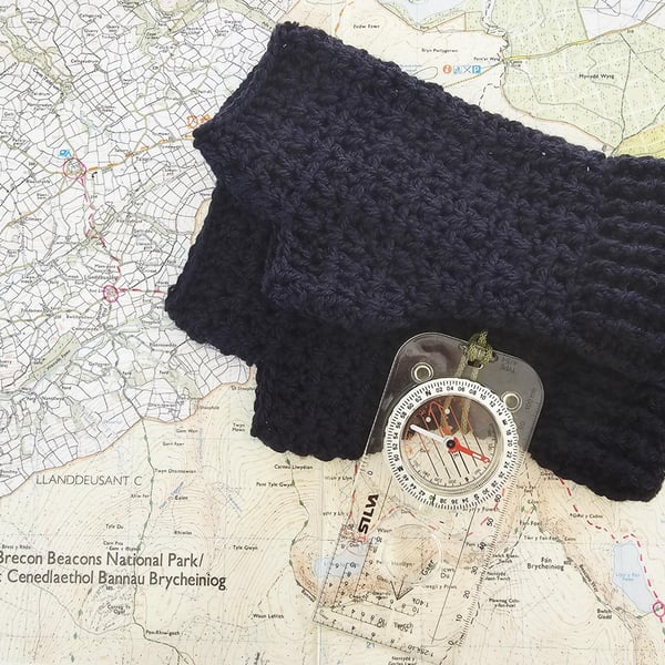 Navy Blue Fingerless Mitts, Crochet Wrist Warmers
