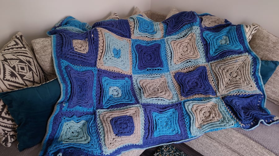 Hypnotic Tile Crochet Blanket - Blue Dusk