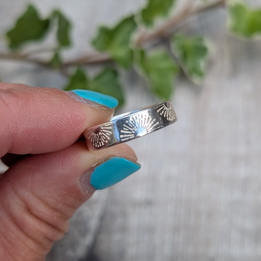 Sterling Silver 5mm Sunrise Ring - JBJ4007