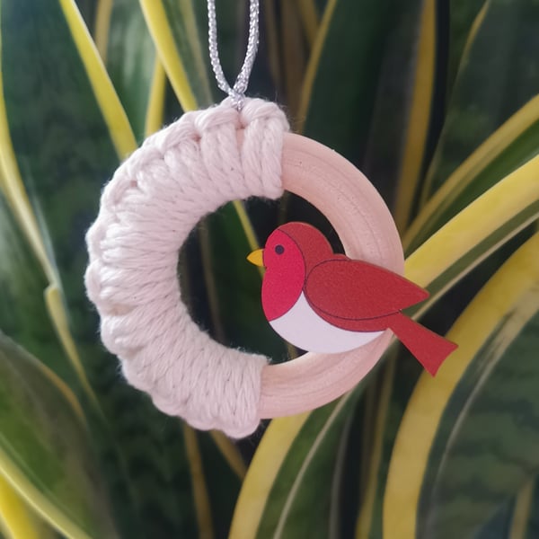 Christmas tree macrame ornament - Robin 