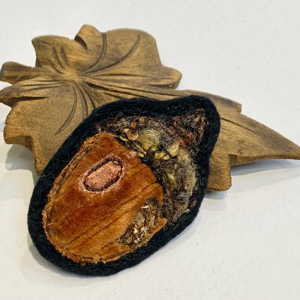 Acorn nut oak brooch. Upcycled fabric. 