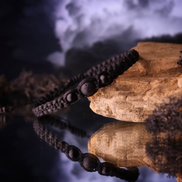 Men's macrame bracelet with Rav Lava Stone and Onyx