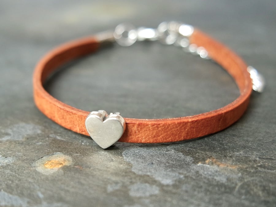 Leather bracelet - Heart tan beige silver