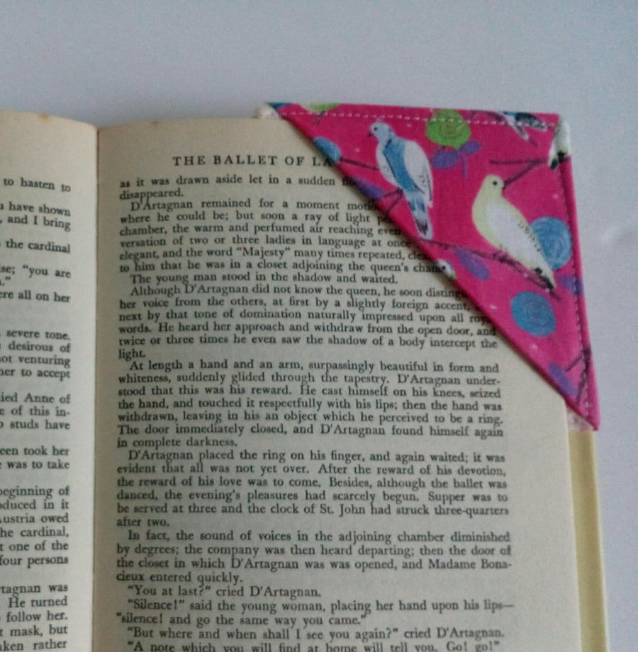 Corner bookmark with Dove birds, gift for xmas, teacher, book lover