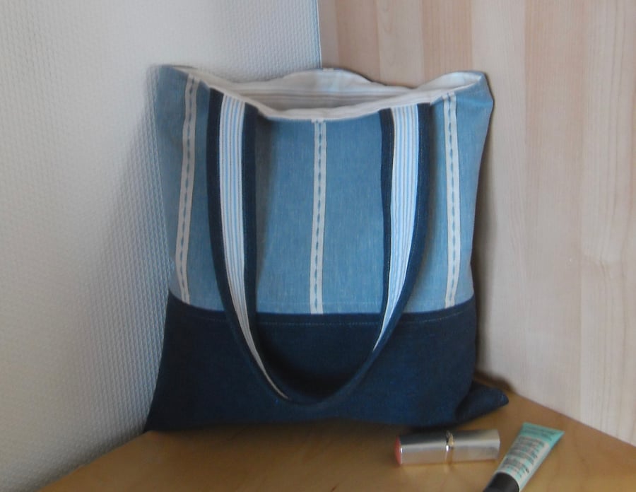 Tote bag in blue fabrics, new and reclaimed