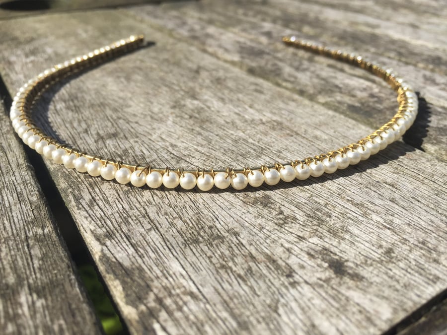 Gold plated alice band with glass cream pearls