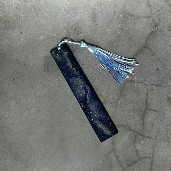 Resin Bookmark Page Marker in Dark Blue and Silver - Velvet Chapters