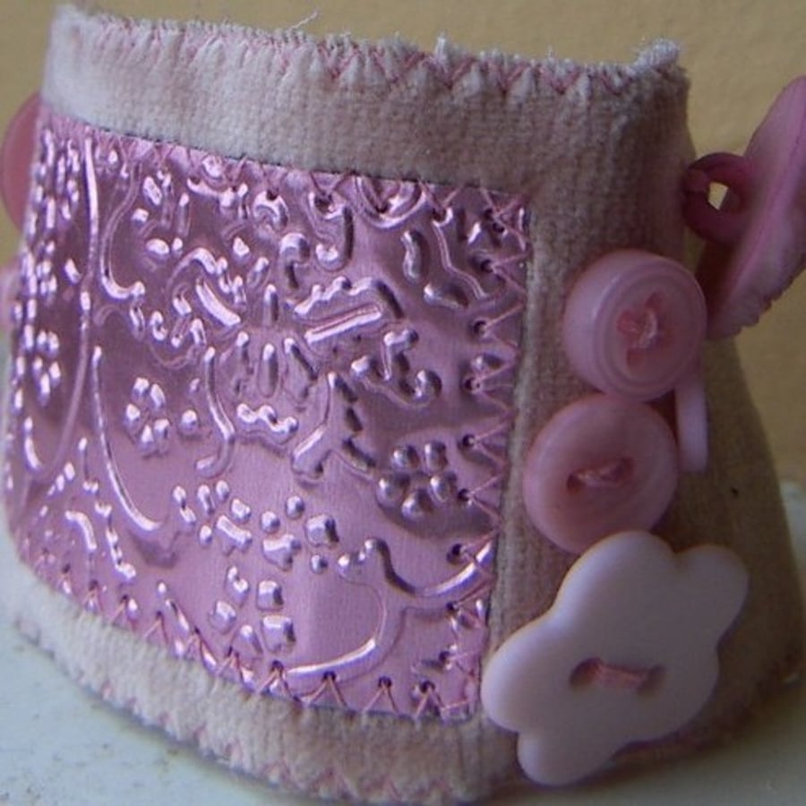 Victoriana sewn metal wristlet - pink damask on velvet