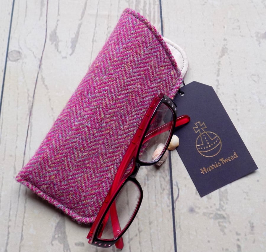 Harris Tweed eyeglasses case in magenta pink and beige herringbone weave